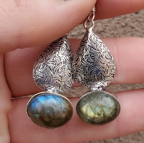 New Labradorite Silver Earrings. - Picture 11 of 13